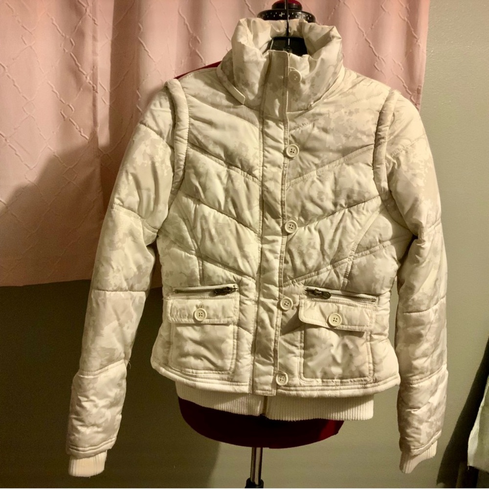 EUC Mossimo Supply Co. Cream Quilted Puffer Jacket